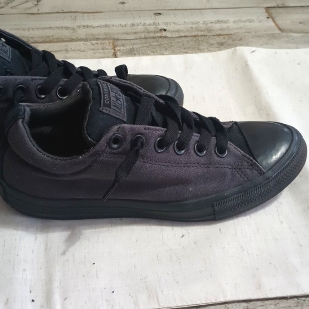 Converse sneaker